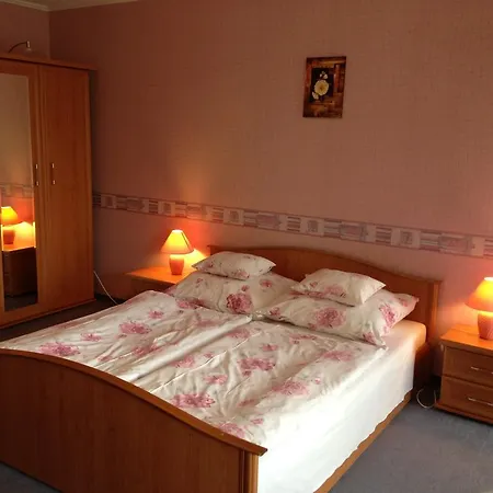 Kastelykert Apartmán Gyula